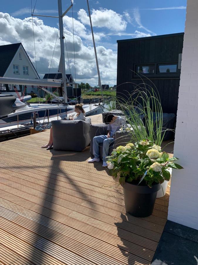 New High End Waterfront Family Villa Stavoren Luaran gambar